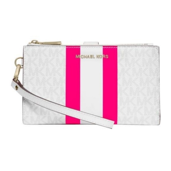 Michael Kors Handbags - Michael Kors Smartphone Wallet